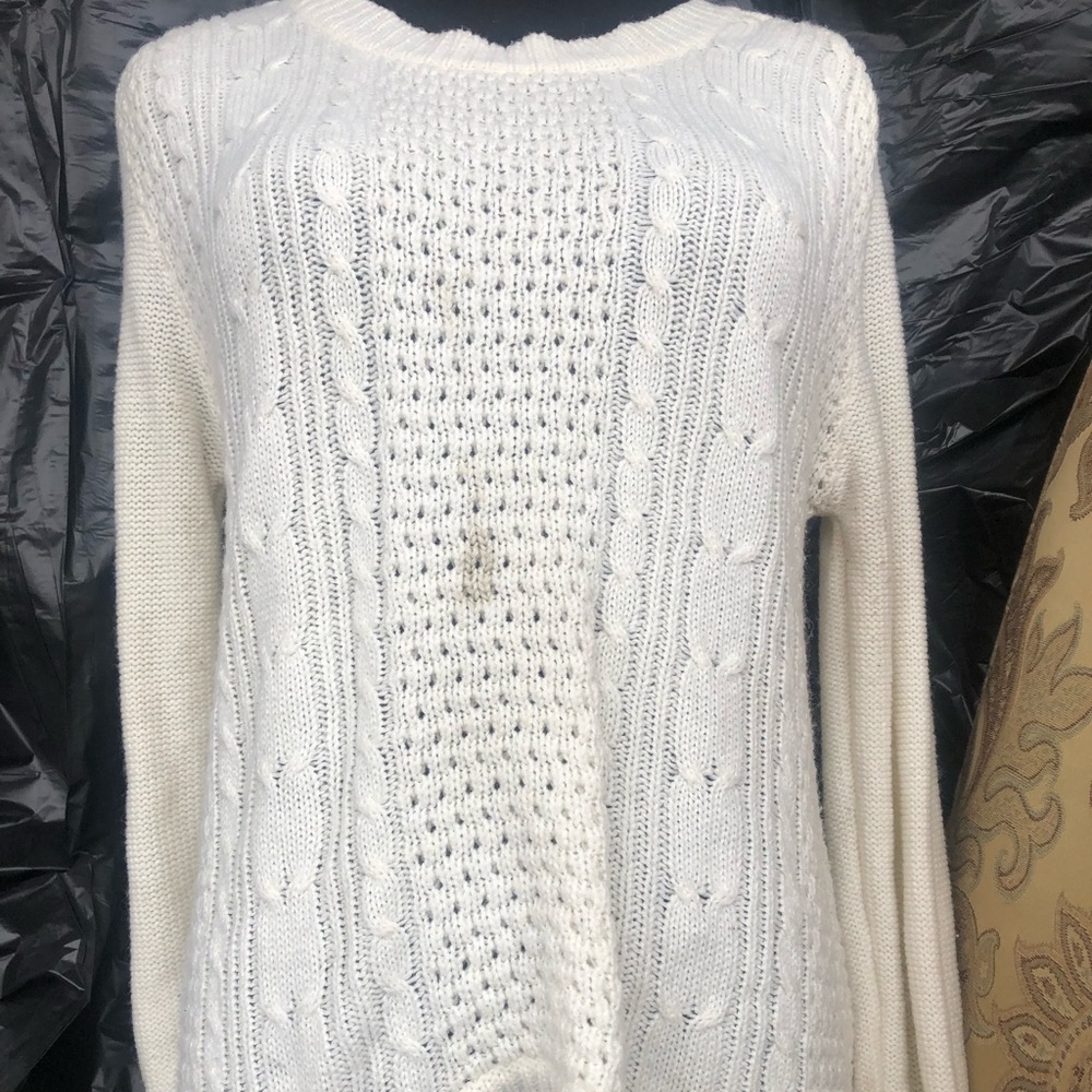 White knitted sweater